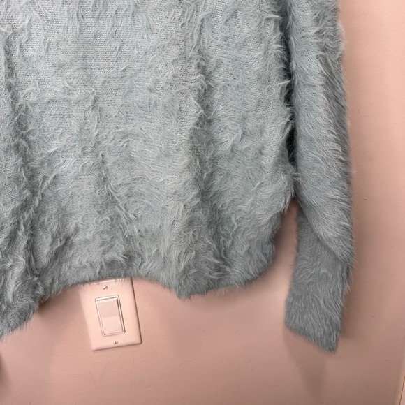 Wearing Your Heart on Your Sleeve Blue Crewneck Fuzzy Knit Cropped Sweater Small - Picture 8 of 14